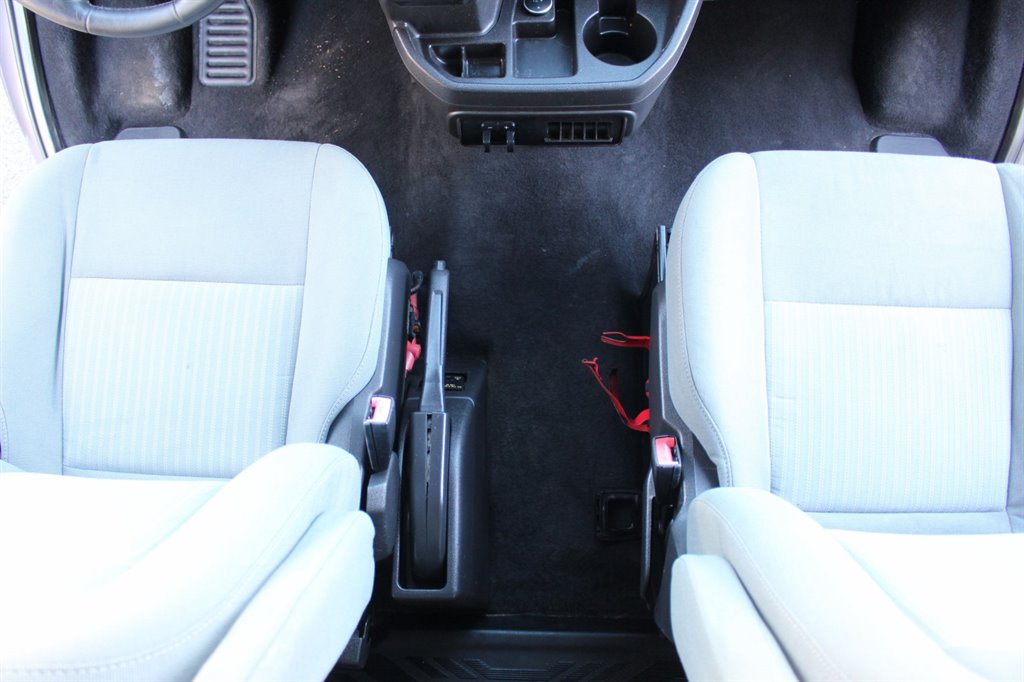 2016 Ford Transit XLT - Photo 37