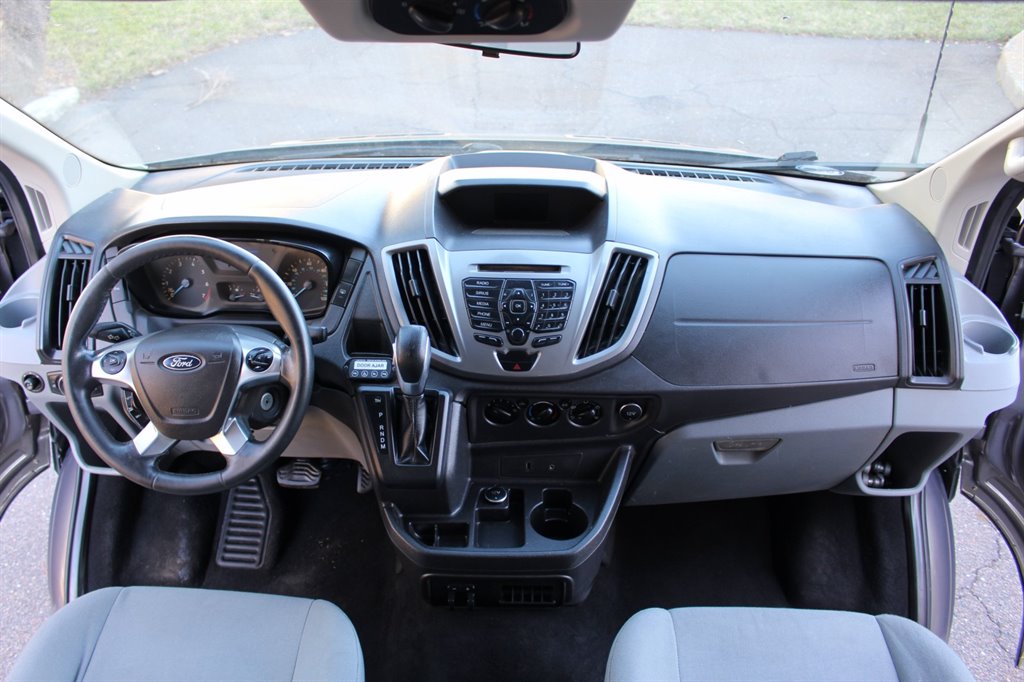 2016 Ford Transit XLT - Photo 33
