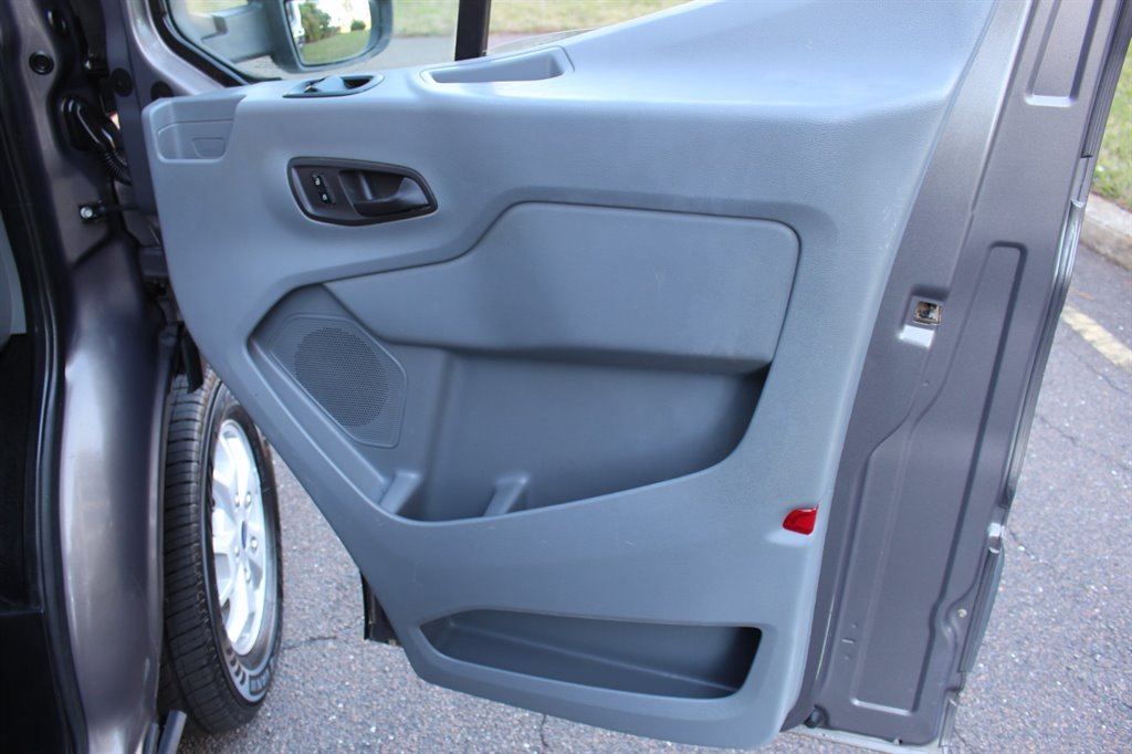 2016 Ford Transit XLT - Photo 30