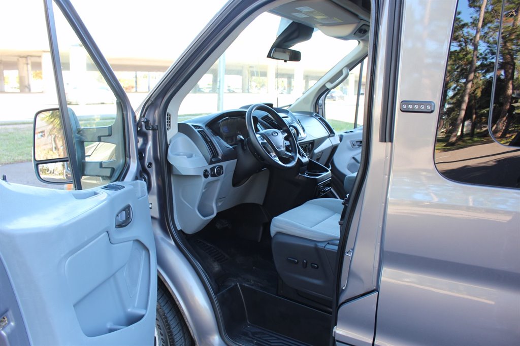 2016 Ford Transit XLT - Photo 25