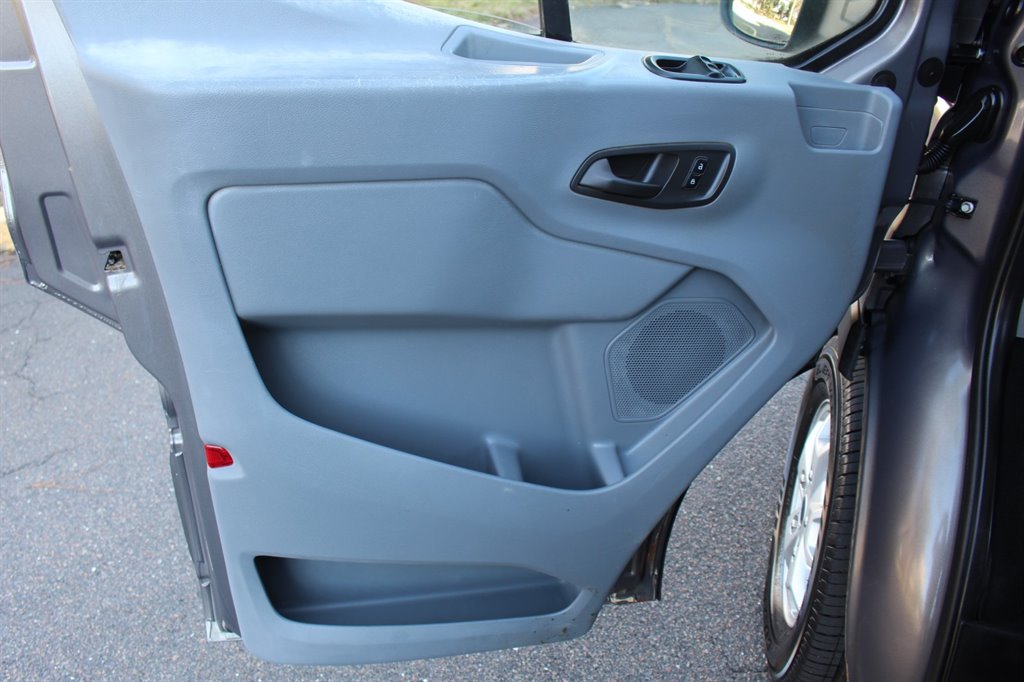 2016 Ford Transit XLT - Photo 29