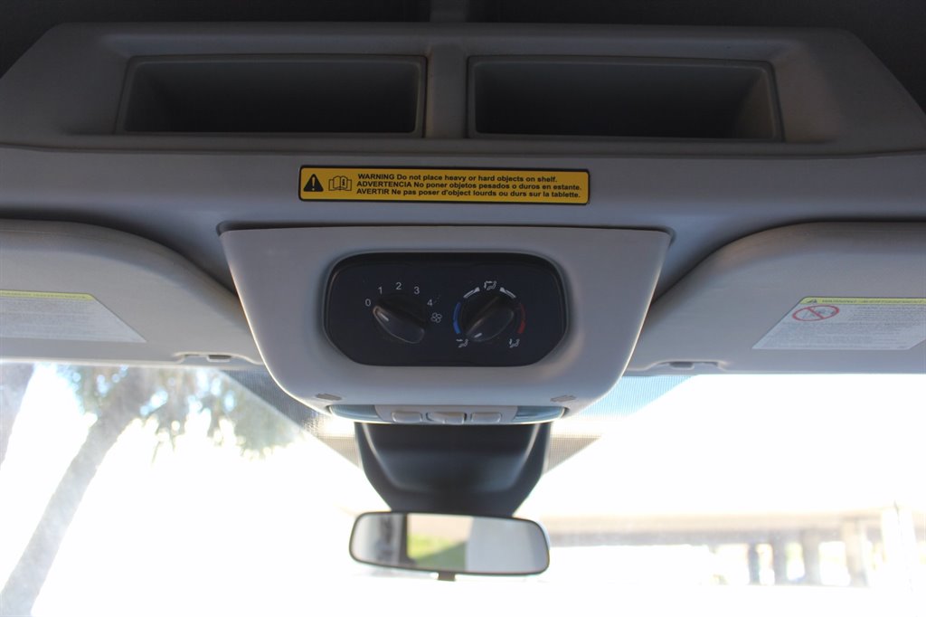 2016 Ford Transit XLT - Photo 36