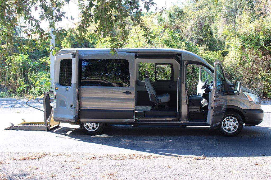 2016 Ford Transit XLT - Photo 23