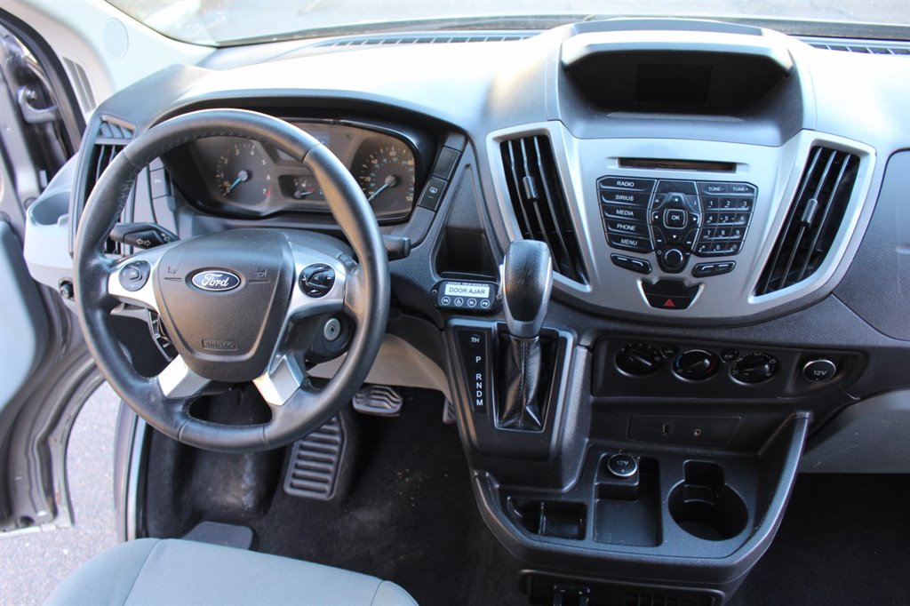 2016 Ford Transit XLT - Photo 34