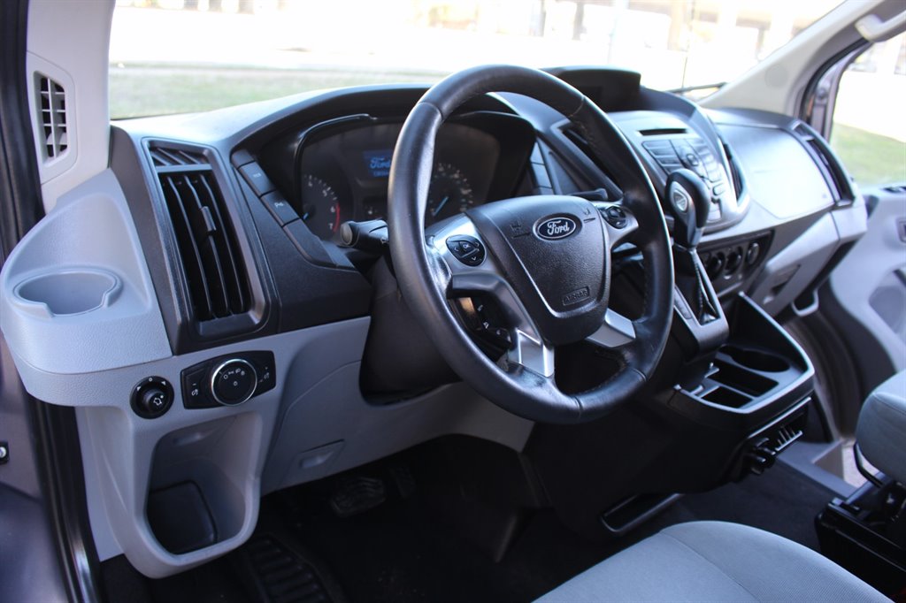 2016 Ford Transit XLT - Photo 31
