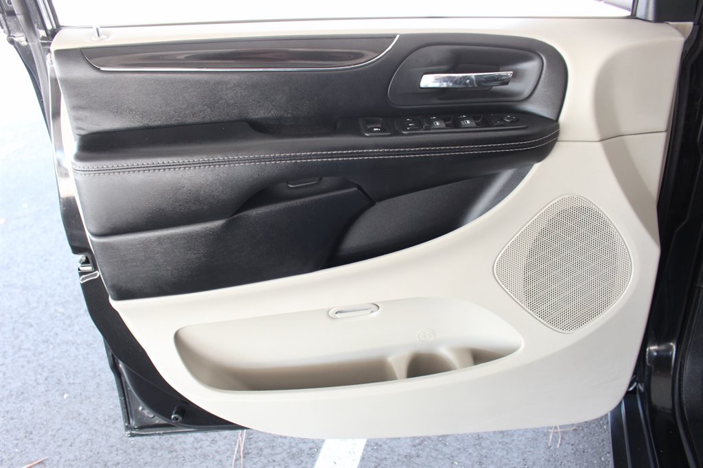 2019 Dodge Grand Caravan SXT - Photo 35