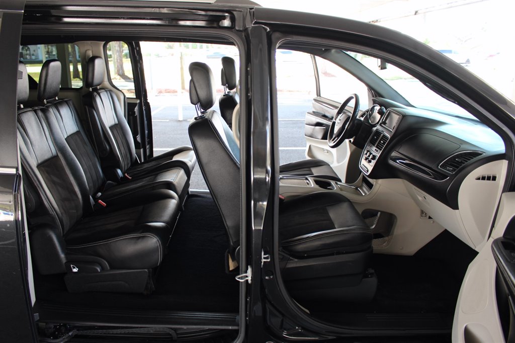 2019 Dodge Grand Caravan SXT - Photo 28