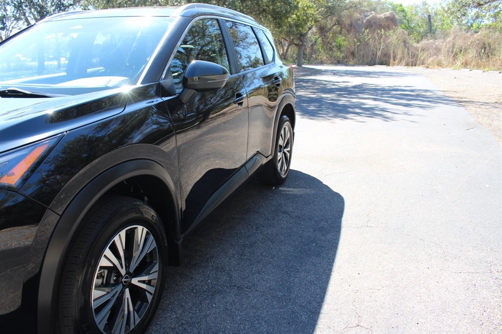 2023 Nissan Rogue SV - Photo 12