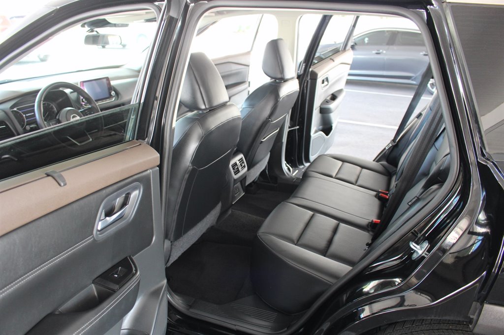 2023 Nissan Rogue SV - Photo 25