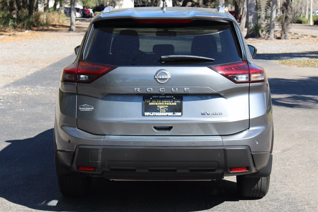 2024 Nissan Rogue SV - Photo 6
