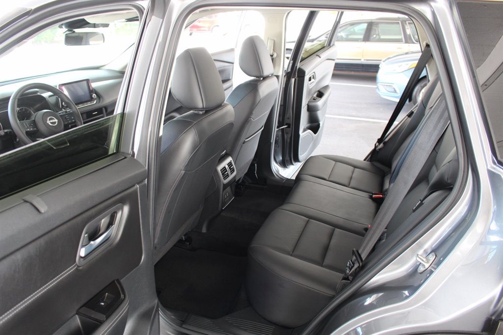 2024 Nissan Rogue SV - Photo 25