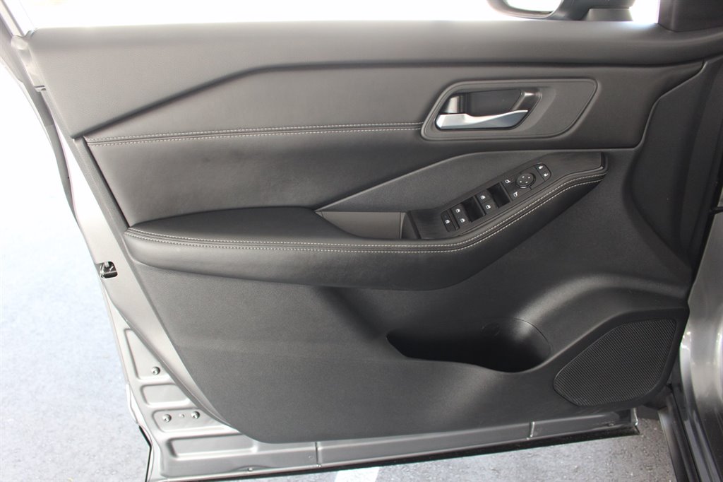 2024 Nissan Rogue SV - Photo 31