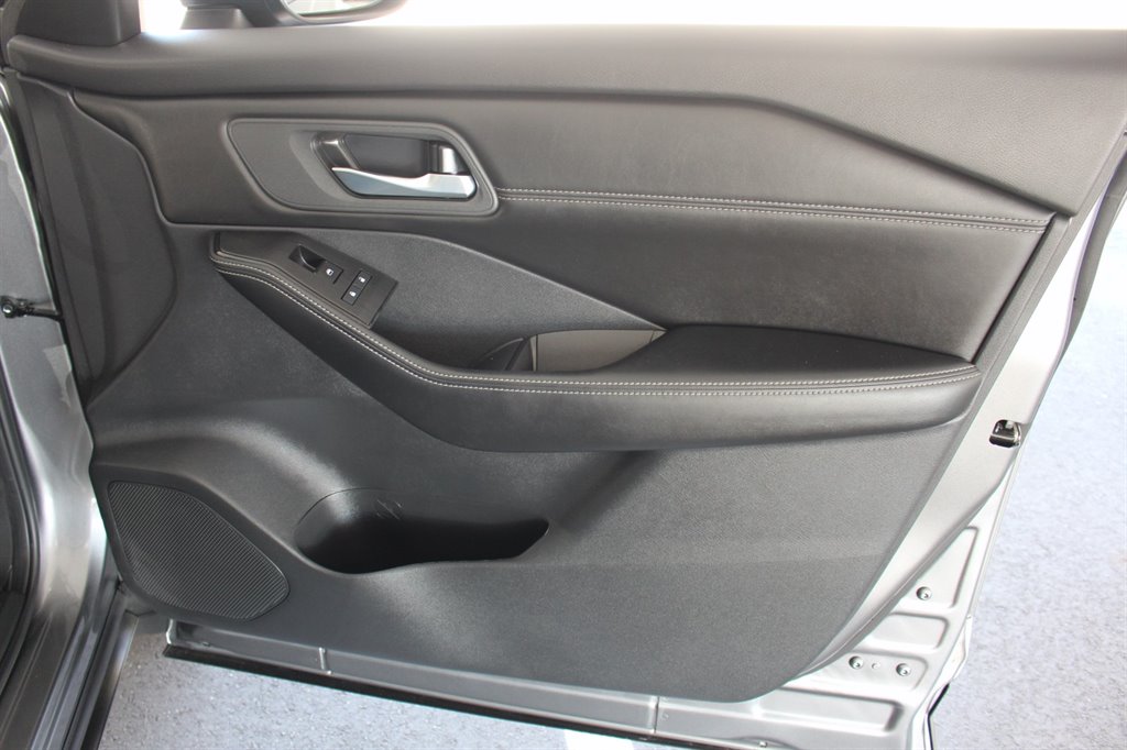 2024 Nissan Rogue SV - Photo 32