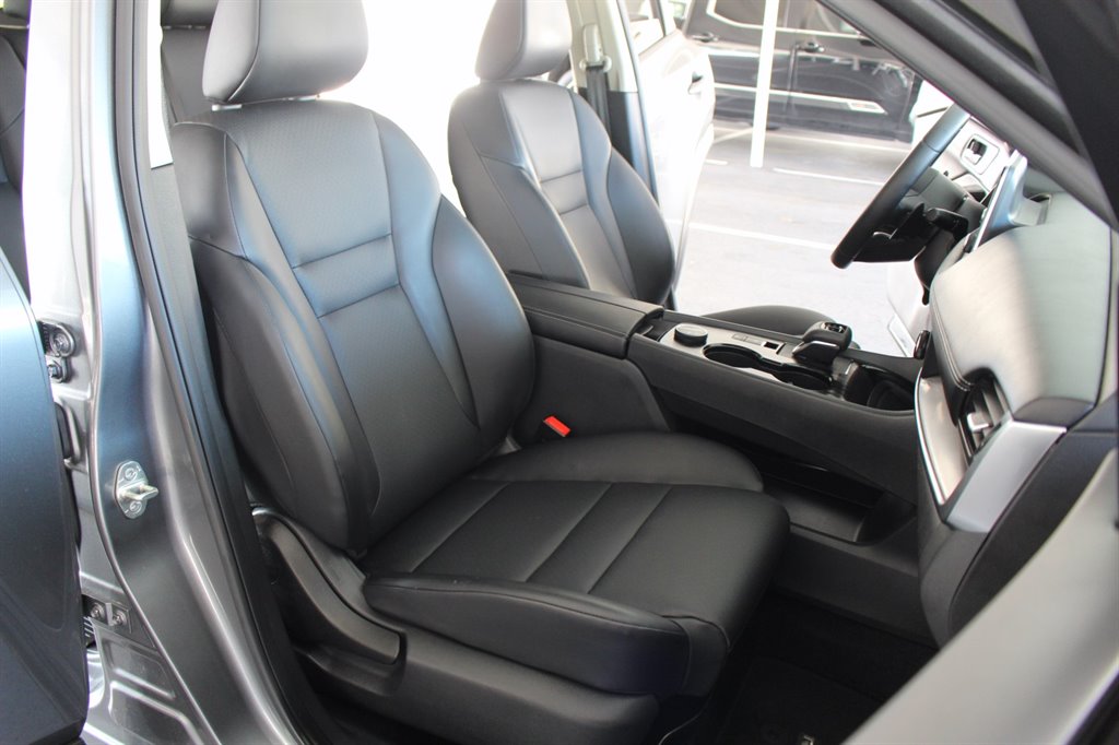 2024 Nissan Rogue SV - Photo 28