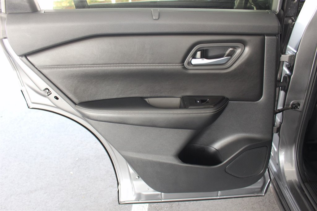2024 Nissan Rogue SV - Photo 33