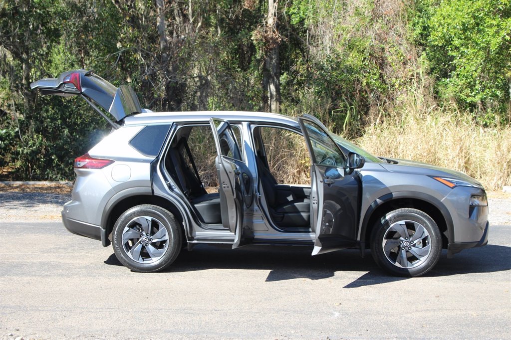 2024 Nissan Rogue SV - Photo 19
