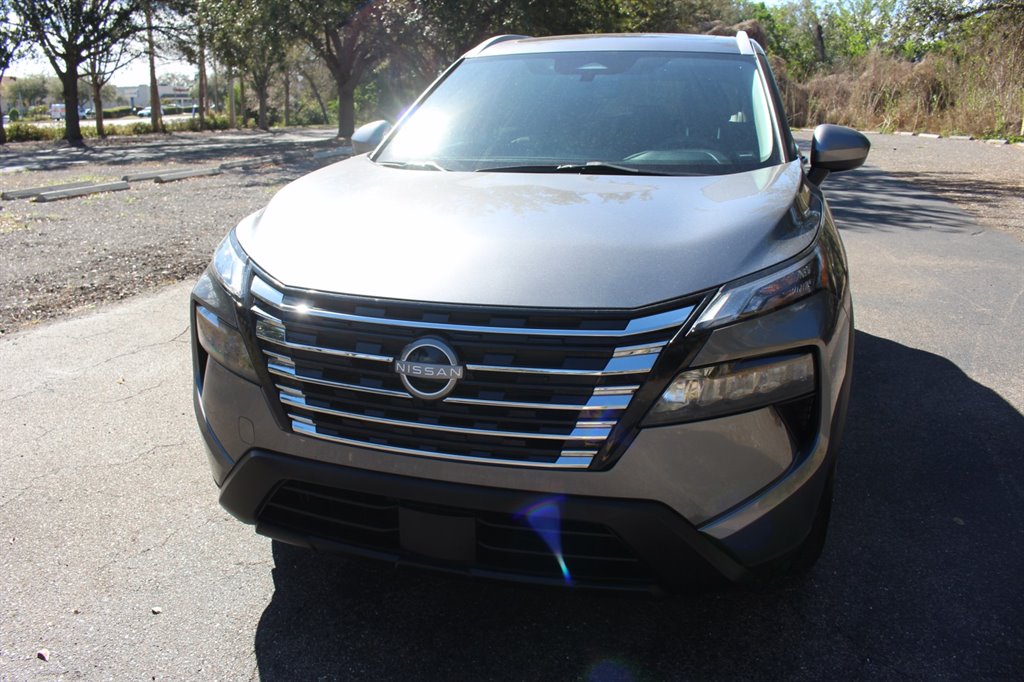 2024 Nissan Rogue SV - Photo 14