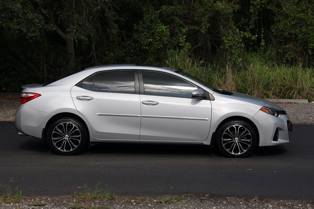 2015 Toyota Corolla S Plus - Photo 9