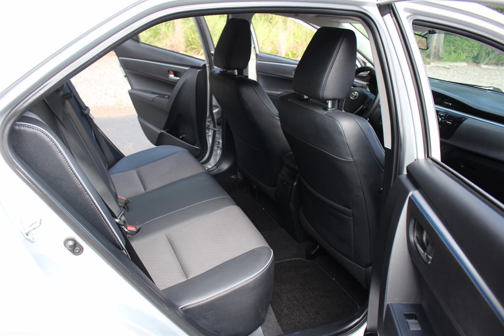 2015 Toyota Corolla S Plus - Photo 28